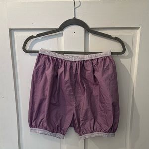 Bullet Point Reversible warm up (trash bag) shorts Cloud/Plum! 💜🩶